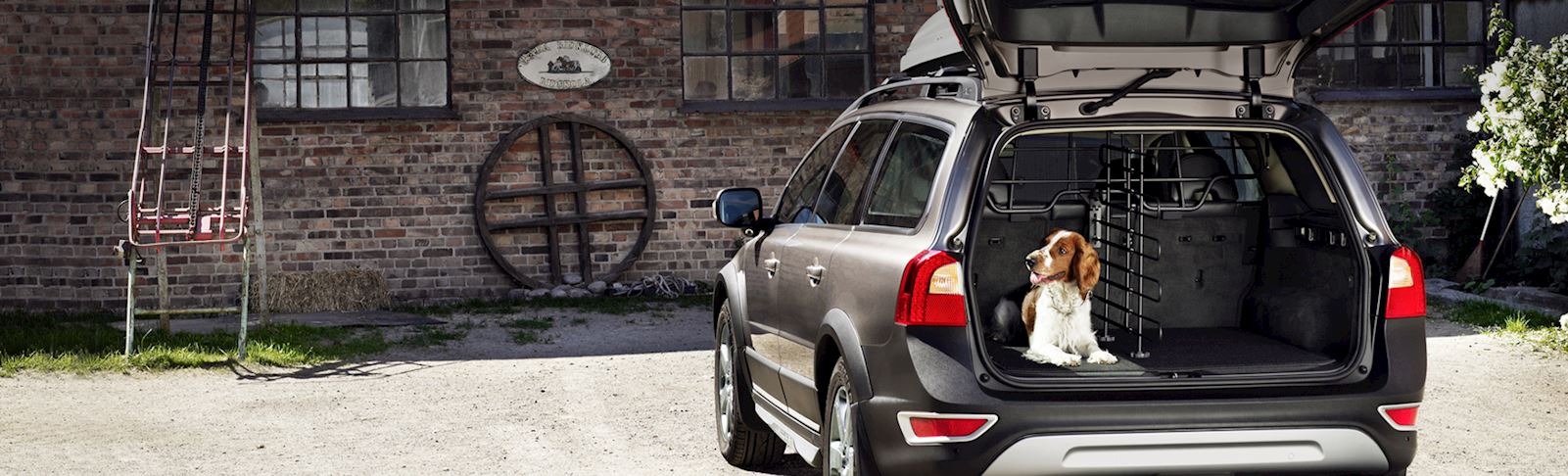 Volvo xc70 deals accessories